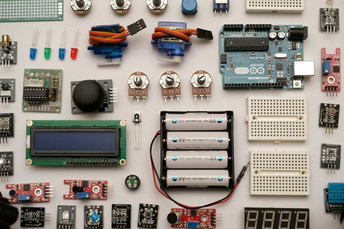 电子产品代工厂元器件供应商名录获取指南与元器件销售视角